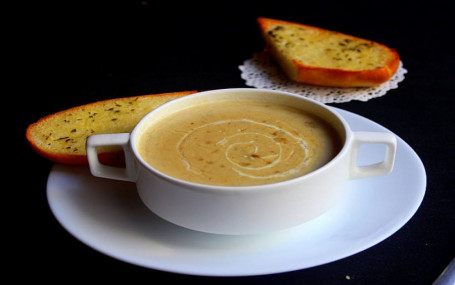 Classic Veg Sweet Corn Soup, Garlic Bread Veggies Combo