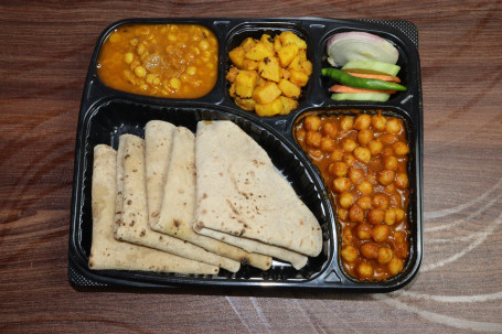 Roti 4 Piece Chana Dal Aloo Fry Chole Masala