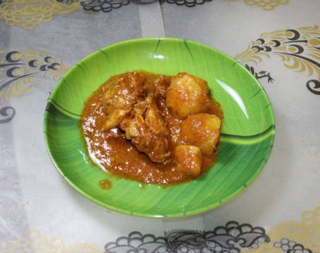 Chicken Kosha Half 1 Piece Chicken Approx 100 Gram (500 Ml Container Served)