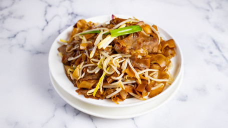 711. Gān Chǎo Niú Hé Stir-Fried Beef Chow Fun