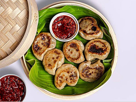 Vegetable Pan Fried Momo (6 Pices)