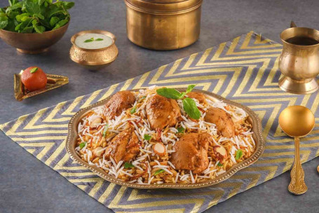 Hyderabadi Lazeez Bhuna Murgh Spicy Chicken Biryani, Ohne Knochen, Portionen 1-2]