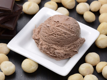 Chocolate Macademia Ice Cream (500 Ml)