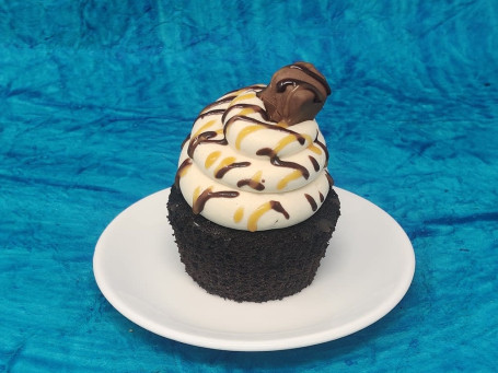 Snickers Cup Cake