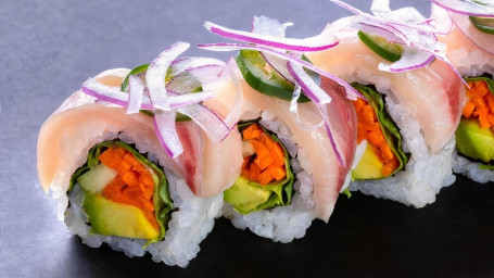 (A010) Veggie Yellowtail Roll