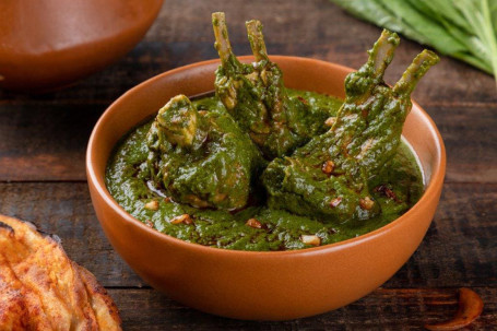 Palak Gosht (Serves 2-3)