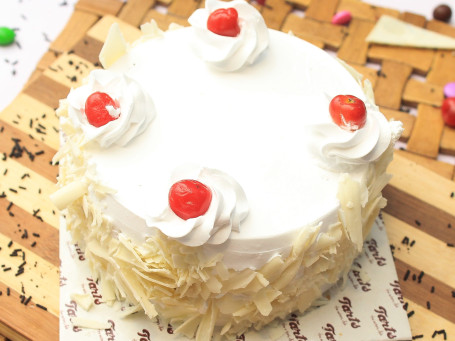 American White Forest Cake (1/2 Kg)
