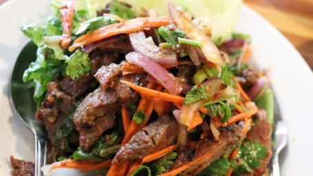 Yum Nua (Steak Salad)