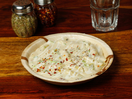 White Sauce Pasta (Served With Seasonings)