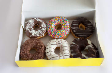 Assorted Donuts (6 Pcs)