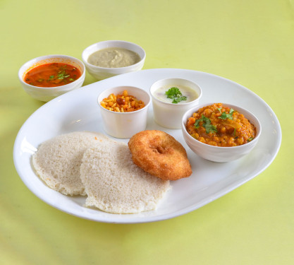 Idli (2 Pcs) With Vada (1 Pc)