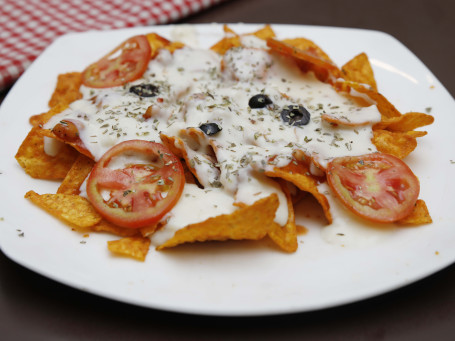 Nachos With Sauce Jalapeno