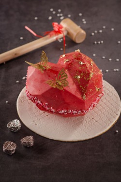 Red Pinata Full Cake
