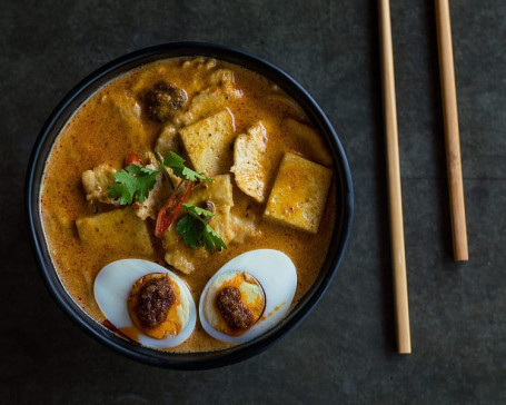 Chicken Singapore Laksa Noodles Soup