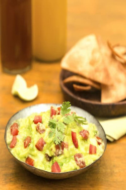 Vegan Guac And Nachos