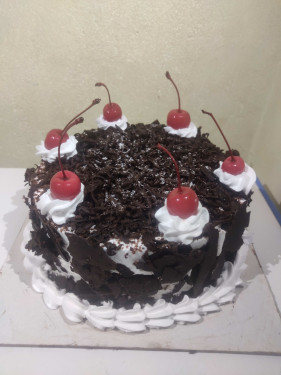 Egg Black Forest Cake(1Kg)