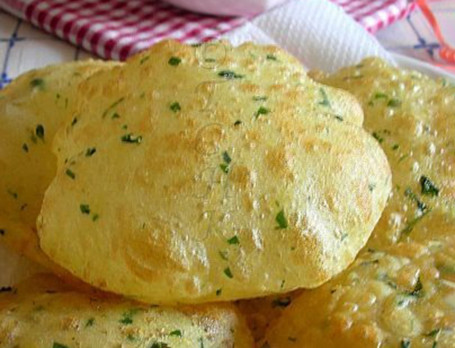 Poori With Aloo Subzi(3 Pooris)