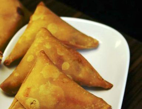 Paneer Samosa (1 Piece)