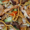 Yakisoba Misto Frango E Carne Pequeno