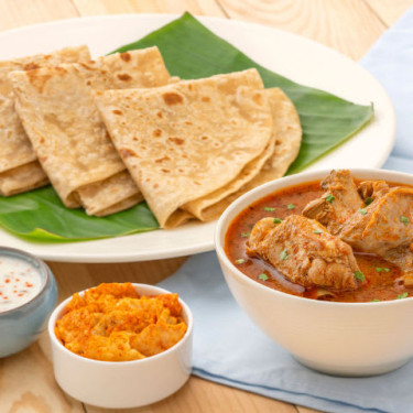 Spezielles Ghar Ki Chicken Curry (Mit Knochen) Mit Paratha