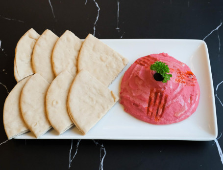 Beetroot Hummus With Whole Wheat Pita