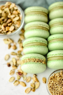 Eggless Pistachio Macrons [6 Pieces]