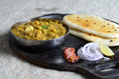 Matar Kulcha