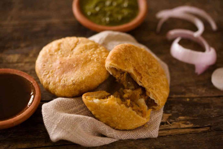 Pyaaz Kachori (3 Pcs)