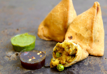 Punjabi Aloo Samosa (2 Pcs)