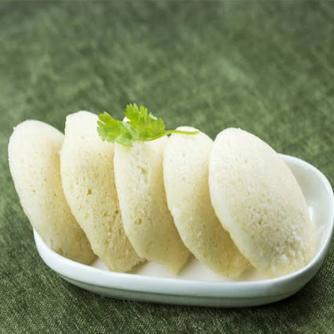 Idli (2 Pcs) Chicken Gravy