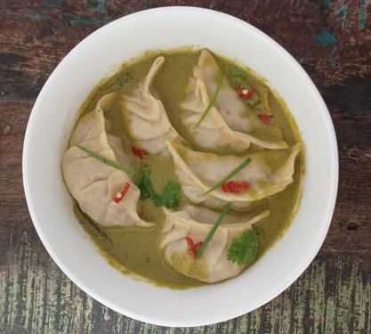 Green Curry Chicken Soupy Momos