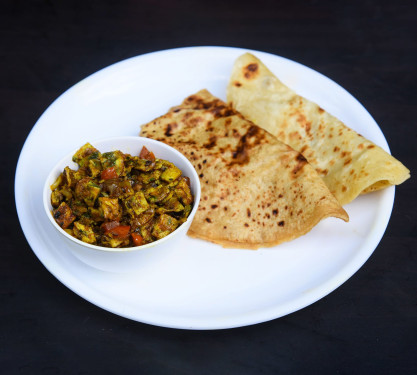 Egg Bhurji (2 Eggs) With Parathas