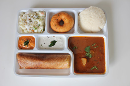 Idli Uttapam Combo (Idli Mini Uttapam Sambhar Coconut Chutney) (1 Pc)