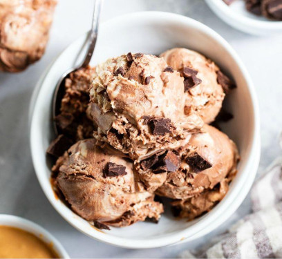 Chocolate Caramel Crunch Fresh Batch Ice Cream Scoop