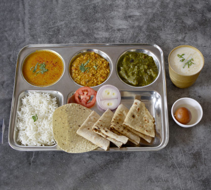 Gujarati-Spezial-Thali