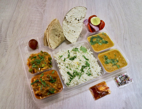 Punjabi Reguläres Thali