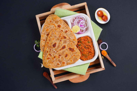 Chicken Kheema Mit Paratha Lunchbox Und Gulab Jamun (2 Stück) Combo