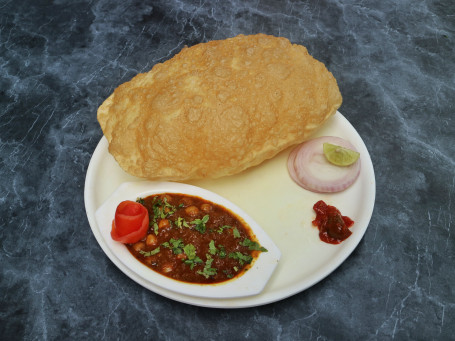 Cholla Bhatura