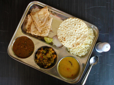 Gujarati Thali (Jain Not Available)