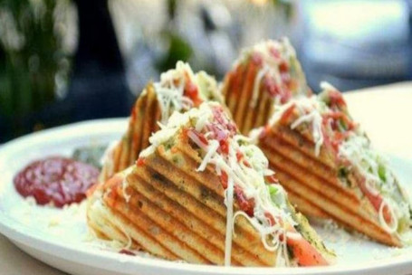 Veg. Club Sandwich With Cheese