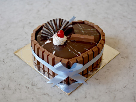 Eggless Heart Shape Full Chocolate Kit Kat Cake