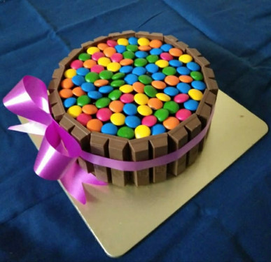 Full Kitkat Full Gems Cake(Eggless)