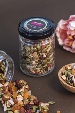 Apricot And Almonds Trailmix
