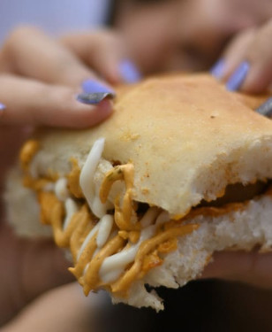 Tandori Vadapav