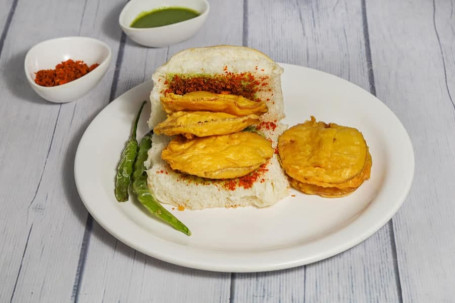 Aamchi Mumbai Bhajiya Pav