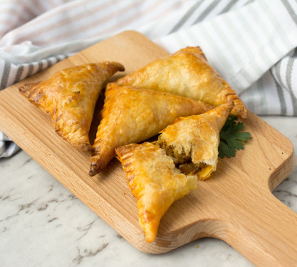 Paneer Mayonise Puff