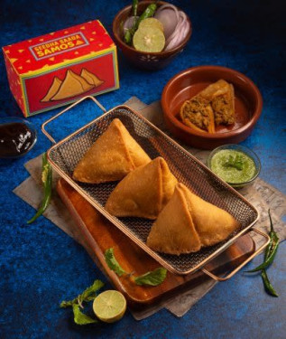 Chicken Keema Samosa (2 Pc)