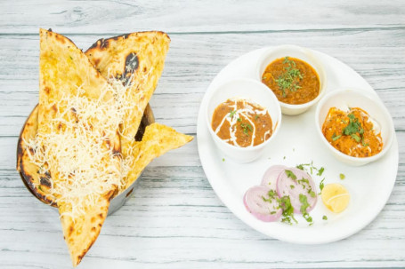 Cheese Garlic Naan Platter