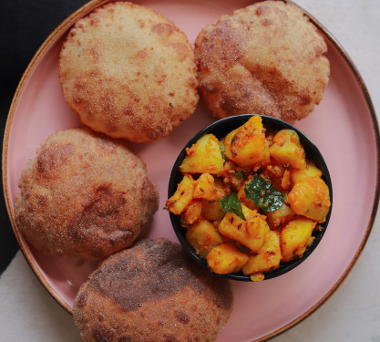 Aloo Sukhi Baji And Rajgira Puri