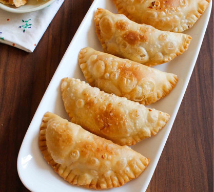 Sweet Gujiya (1 Pc)